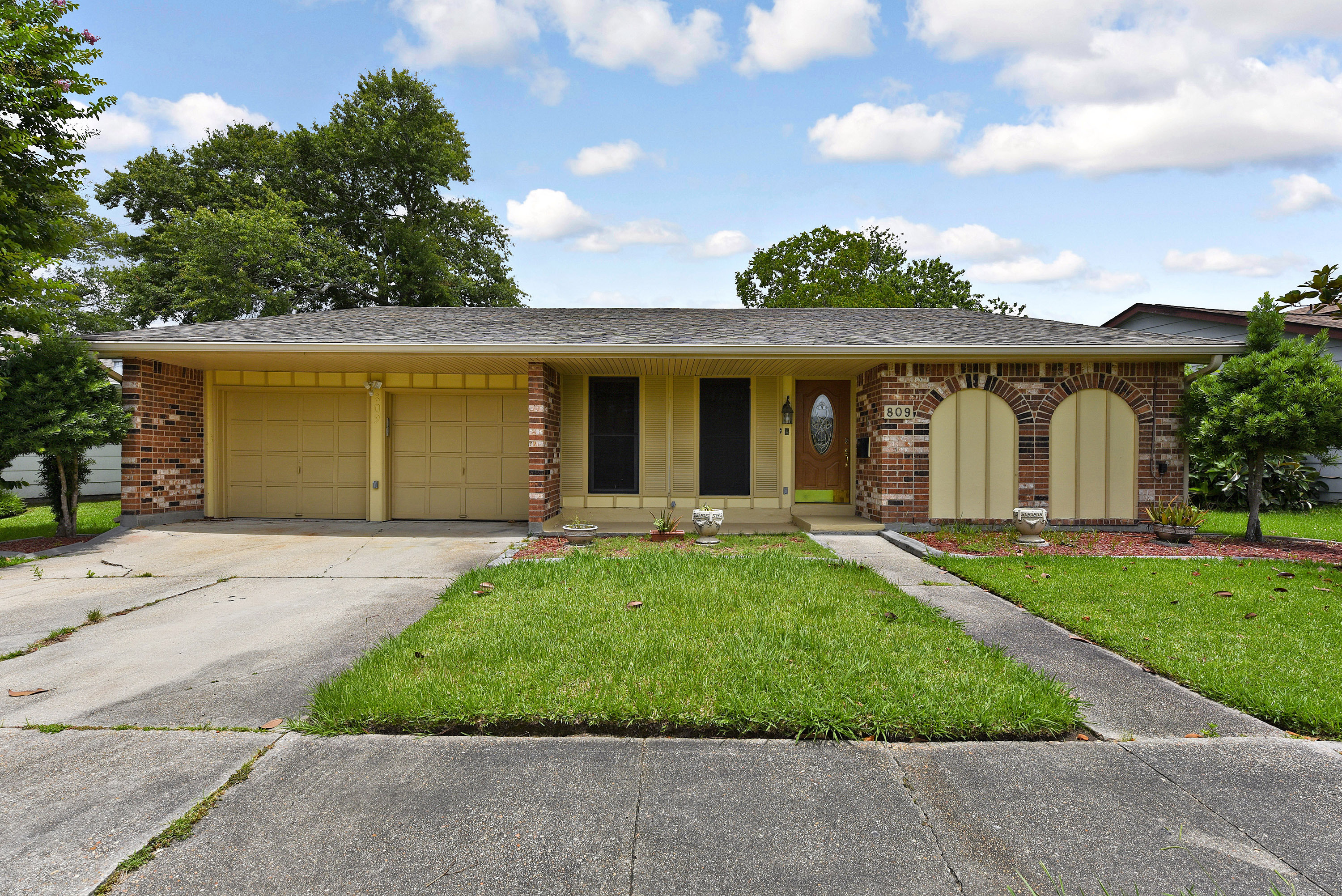 Nicely renovated home for sale in Gretna, LA 809 RICHA